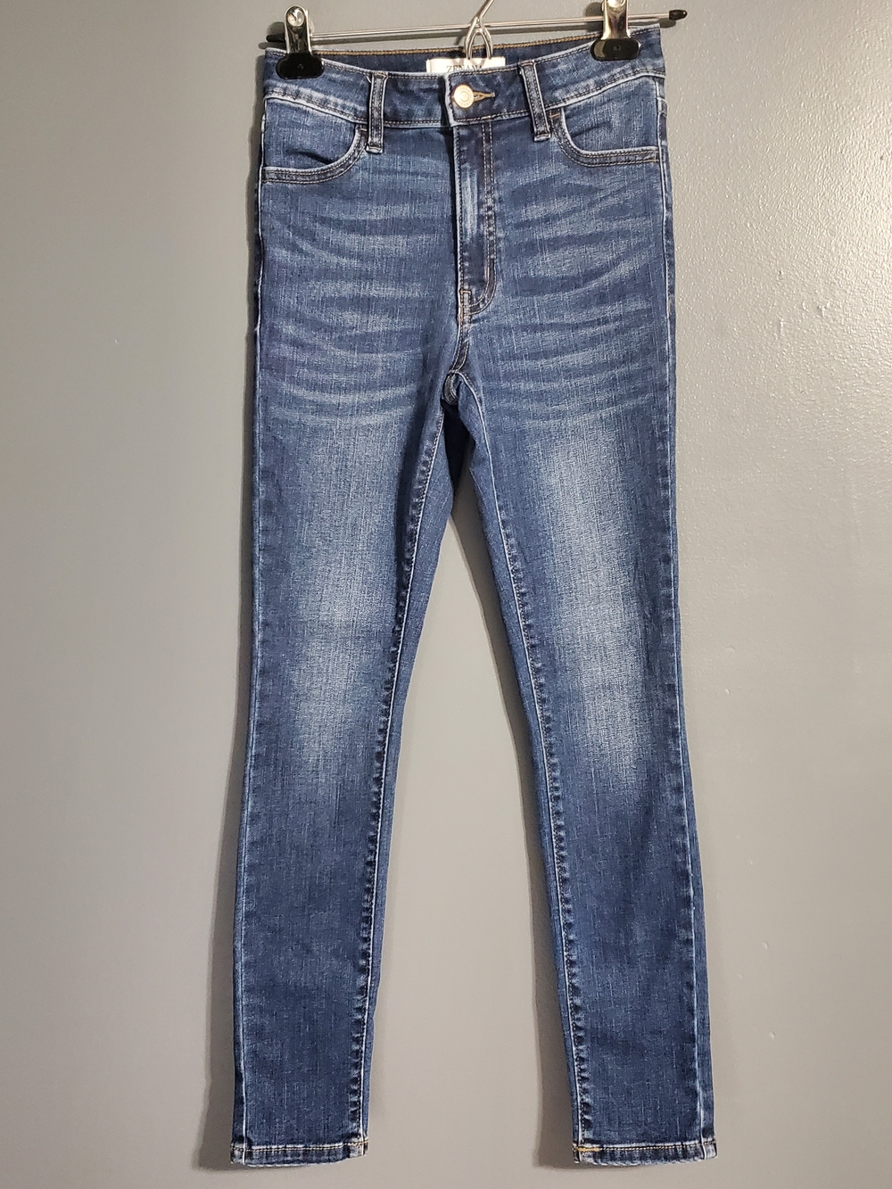 Zenana Women's Mid-Rise Blue Cropped Skinny Jeans Faded Detailing Size 24